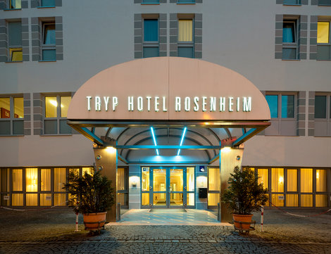 TRYP by Wyndham Rosenheim Hotel Außenansicht