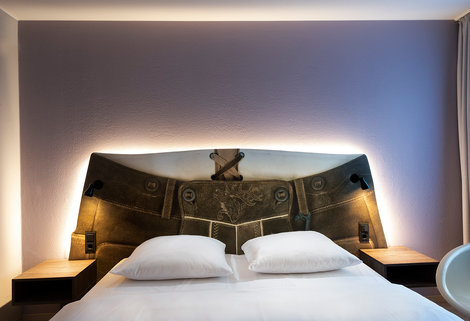 TRYP by Wyndham Rosenheim Hotel Double Room bed | © TRYP by Wyndham Rosenheim